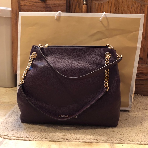 michael kors purse.